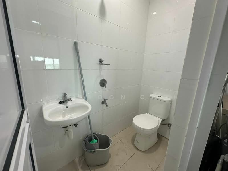 Service Residence for Rent at Southern Marina Residences - Ang Boon Chai - Bathroom - PropertyGuru.com.my