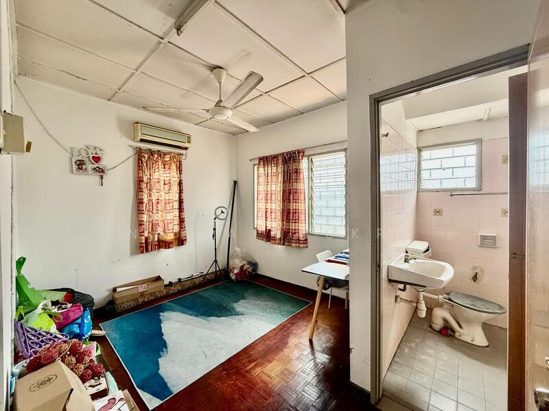 Rumah Teres 2 Tingkat untuk Dijual di Seksyen 27 (Shah Alam) - Nadia Shukri - Bathroom - PropertyGuru.com.my