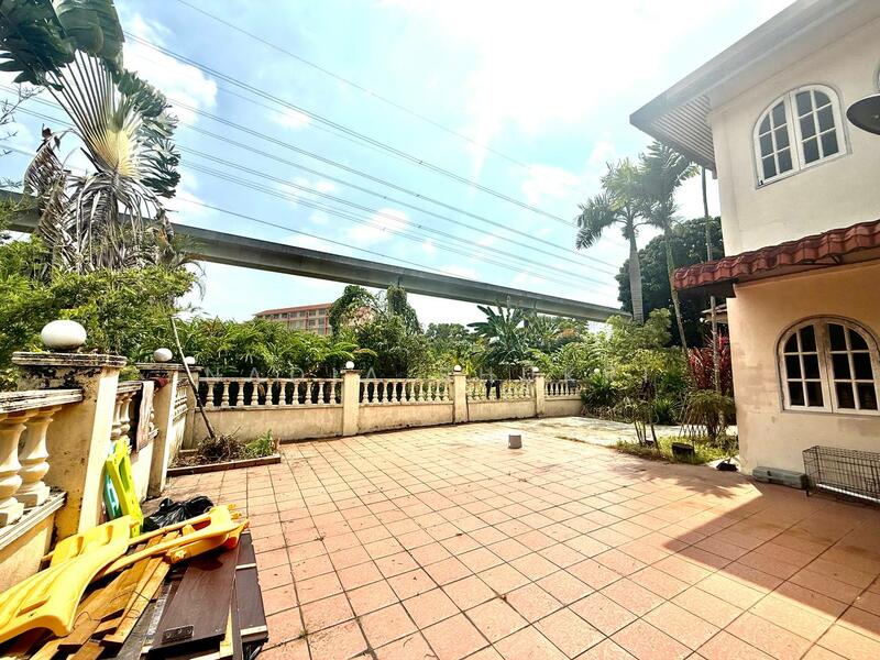 Rumah Teres 2 Tingkat untuk Dijual di Seksyen 27 (Shah Alam) - Nadia Shukri - Exterior - PropertyGuru.com.my