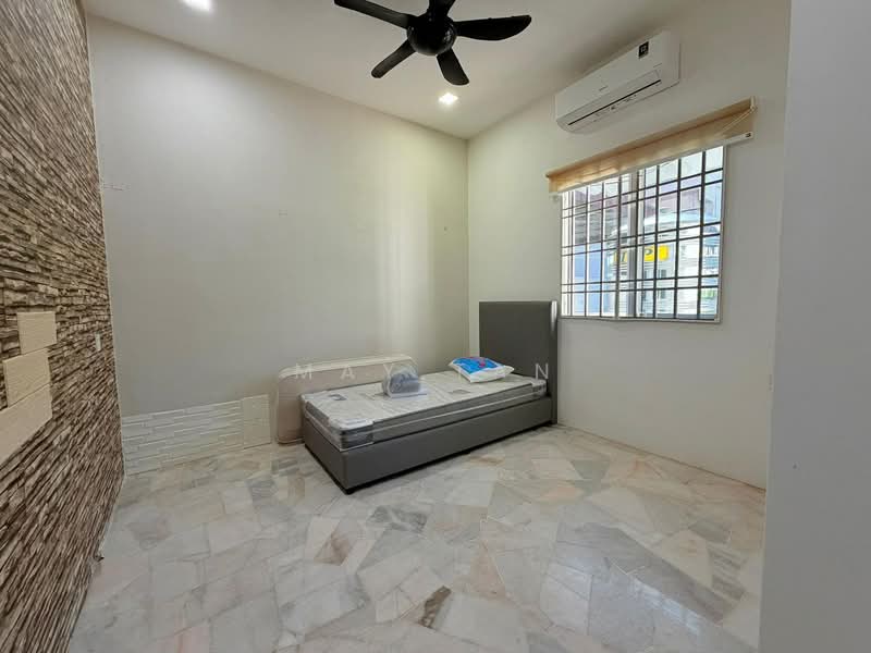 Semi-Detached House for Sale in Taman Delima (Kluang) - May Tan - Bedroom - PropertyGuru.com.my