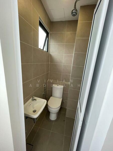 D'Pristine untuk Untuk Disewa - RM 2,700 /bulan, Mac 2026 - Bathroom - PropertyGuru.com.my