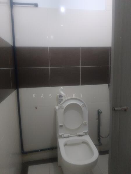 Taman Lucky untuk Untuk Dijual - RM 605,000, Feb 2026 - Bathroom - PropertyGuru.com.my