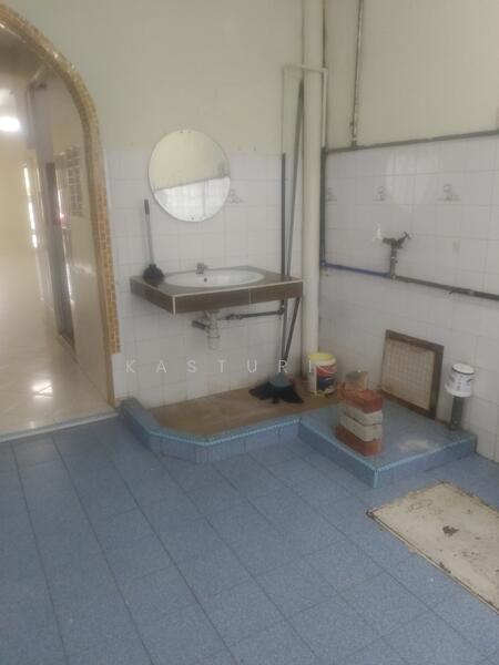 Taman Lucky untuk Untuk Dijual - RM 605,000, Feb 2026 - Bathroom - PropertyGuru.com.my