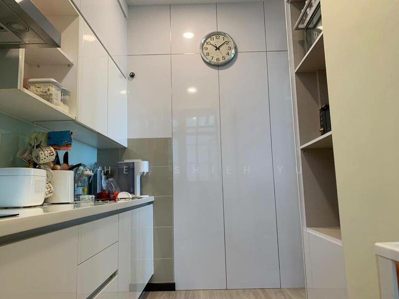 Service Residence for Sale at 8Scape Residence @ Sutera - Chen Shieh Yu - Kitchen - PropertyGuru.com.my