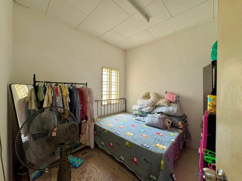 Sendayan GOOD CONDITION Single Storey House Nusari Bayu 1 Bandar Sri Sendayan untuk Untuk Dijual - RM 260,000, Feb 2026 - Bedroom - PropertyGuru.com.my