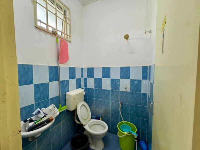 Sendayan GOOD CONDITION Single Storey House Nusari Bayu 1 Bandar Sri Sendayan untuk Untuk Dijual - RM 260,000, Feb 2026 - Bathroom - PropertyGuru.com.my