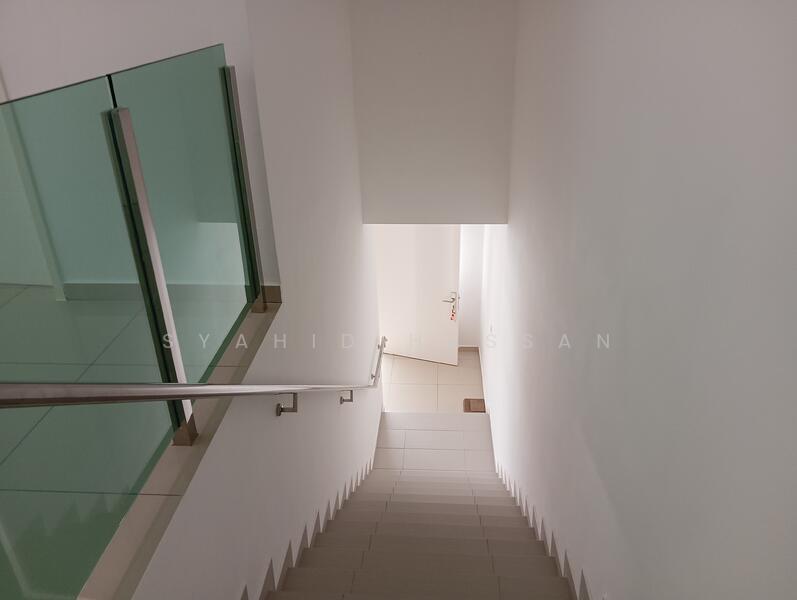 Untuk Disewa - Celyn @ Bayu Sutera