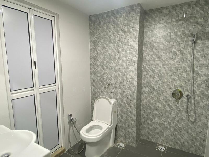 Service Residence for Rent at SkyVille 8 @ Benteng 8 - Derrick Lim - Bathroom - PropertyGuru.com.my