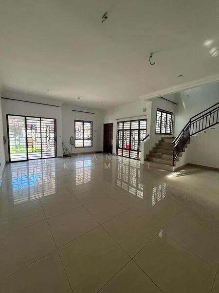 2-storey Terraced House for Sale in D'Kayangan (Shah Alam) - Hanif Kasmani - Living Room - PropertyGuru.com.my
