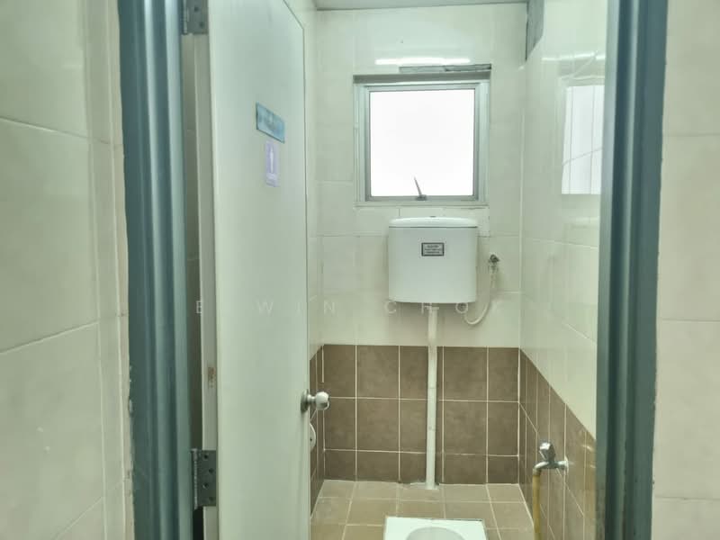 Shop for Rent in Setia Alam (Selangor) - Elwin Chok - Bathroom - PropertyGuru.com.my