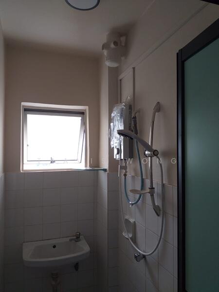 Aman Puri Apartment untuk Untuk Disewa - RM 1,000 /bulan, Feb 2026 - Bathroom - PropertyGuru.com.my