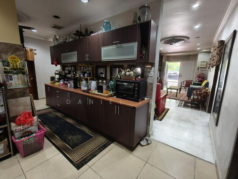 1-storey Terraced House for Sale in Bukit Raja (Selangor) - Daniel Tan - Kitchen - PropertyGuru.com.my