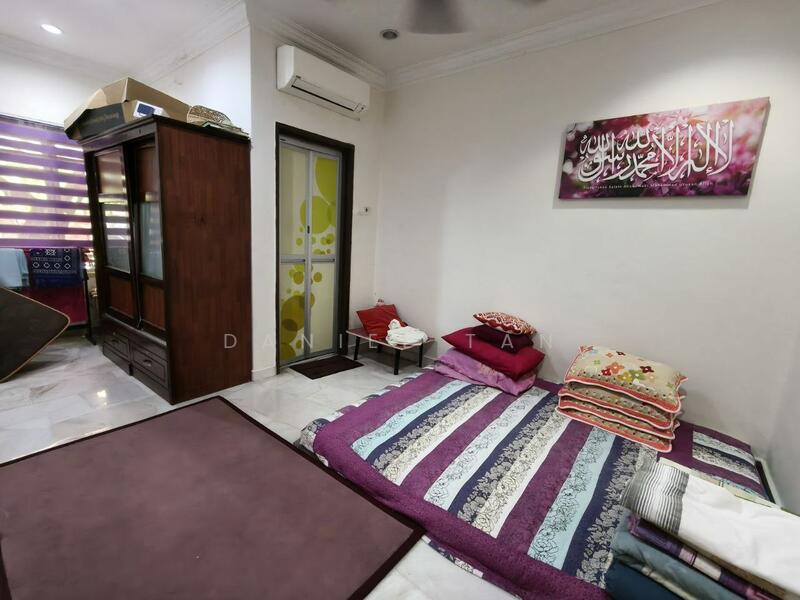 1-storey Terraced House for Sale in Bukit Raja (Selangor) - Daniel Tan - Bedroom - PropertyGuru.com.my