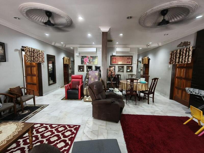 1-storey Terraced House for Sale in Bukit Raja (Selangor) - Daniel Tan - Living Room - PropertyGuru.com.my