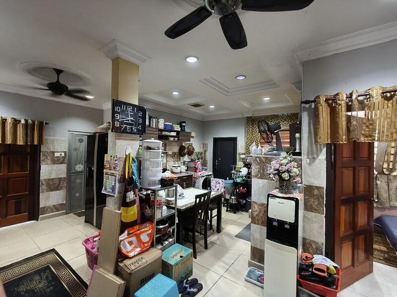 1-storey Terraced House for Sale in Bukit Raja (Selangor) - Daniel Tan - Kitchen - PropertyGuru.com.my