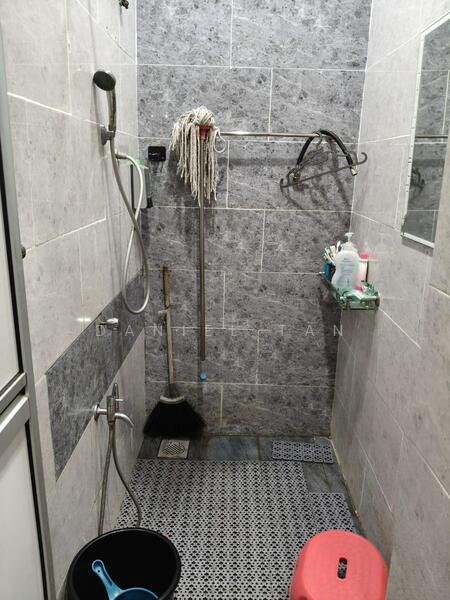 1-storey Terraced House for Sale in Bukit Raja (Selangor) - Daniel Tan - Bathroom - PropertyGuru.com.my