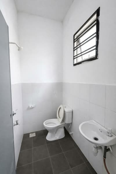 2-storey Terraced House for Sale in Taman Scientex Senai (Senai) - Johnson Tan - Bathroom - PropertyGuru.com.my