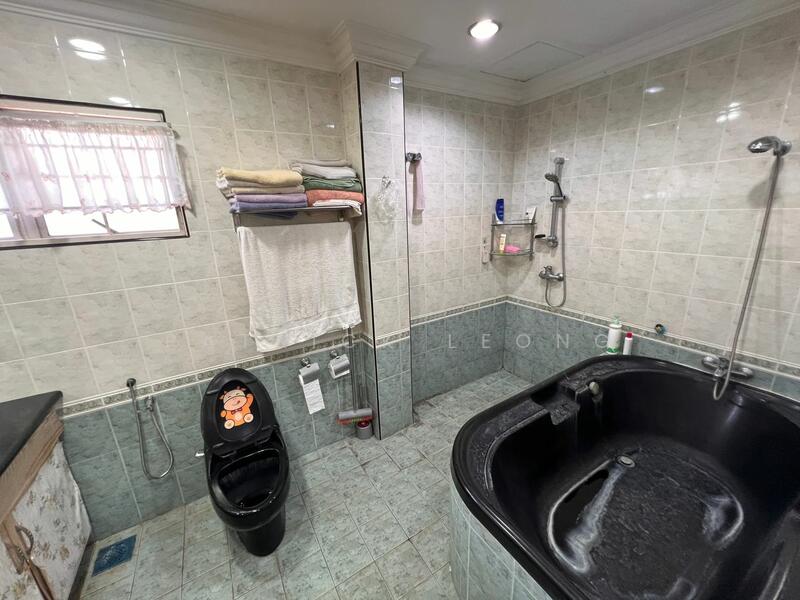 Bungalow for Sale in Rawang (Selangor) - Patrick Leong - Bathroom - PropertyGuru.com.my