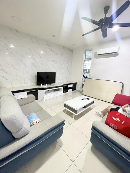 3-storey Terraced House for Sale in Taman Nusa Sentral (Iskandar Puteri (Nusajaya)) - APRILIA CHAYADI - Living Room - PropertyGuru.com.my