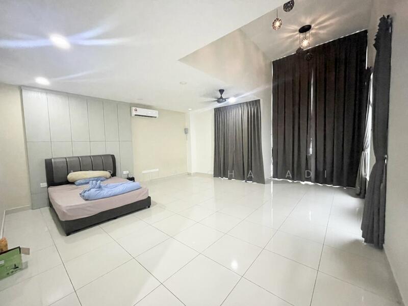 3-storey Terraced House for Sale in Taman Nusa Sentral (Iskandar Puteri (Nusajaya)) - APRILIA CHAYADI - Bedroom - PropertyGuru.com.my