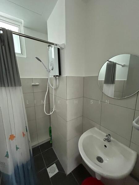 Condominium for Rent at Fairview Residence - Lim Keh Sin - Bathroom - PropertyGuru.com.my