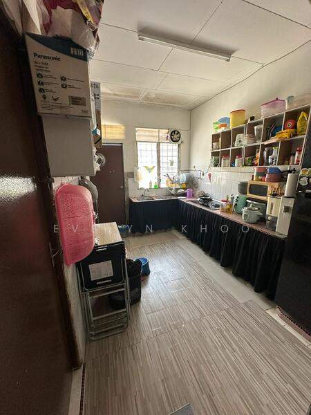 1-storey Terraced House for Sale in Bandar Bukit Beruntung (Bukit Beruntung) - Evelyn Khoo - Kitchen - PropertyGuru.com.my