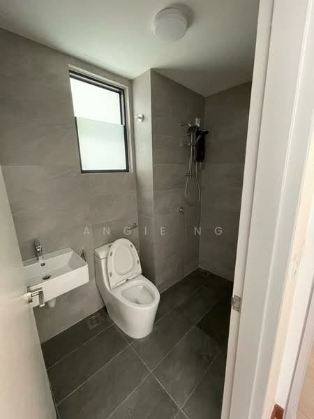 Service Residence for Sale at SUNSURIA FORUM SERVICED APARTMENT - Angie Ng - Bathroom - PropertyGuru.com.my