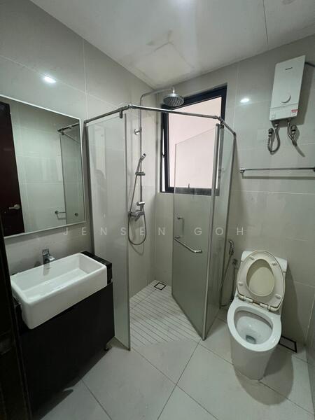 Condominium for Rent at Amberside @ Country Garden Danga Bay - Jensen Goh - Bathroom - PropertyGuru.com.my