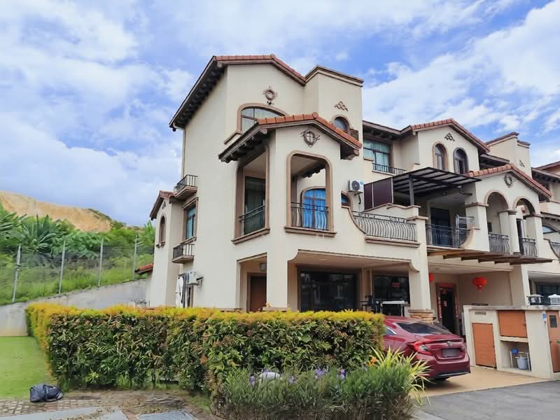 3-storey Terraced House for Sale in Diamond City (Semenyih) - Yk Yong - Exterior - PropertyGuru.com.my