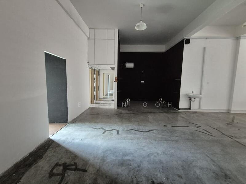 Shop / Office for Rent in Taman Mount Austin (Tebrau) - Jensen Goh - Interior - PropertyGuru.com.my