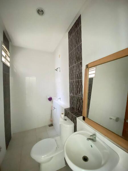 Anjung Suasana untuk Untuk Dijual - RM 850,000, Mac 2026 - Bathroom - PropertyGuru.com.my