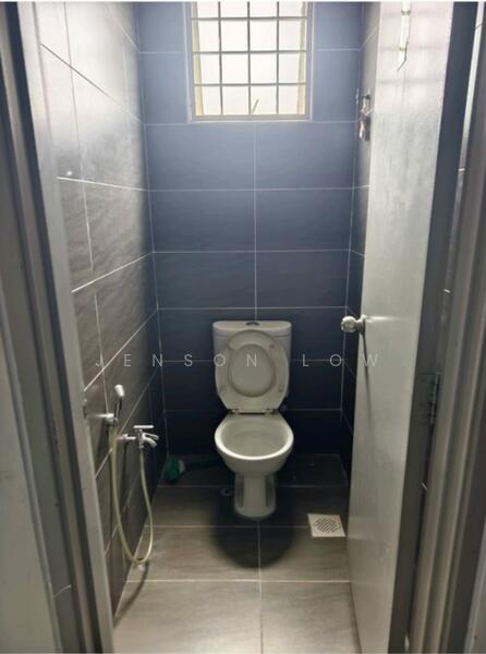 Shop / Office for Rent in Puchong (Selangor) - Jenson Low - Bathroom - PropertyGuru.com.my