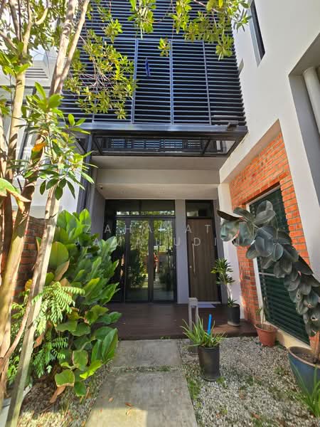 Rumah Teres 3-Tingkat untuk Dijual di Shah Alam (Selangor) - Zahayati Jamaludin - Exterior - PropertyGuru.com.my