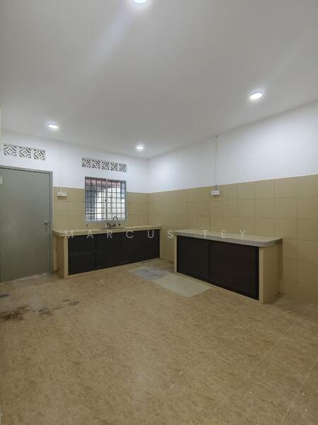 1-storey Terraced House for Sale in Taman Bukit Mutiara (Batu Pahat) - Marcus Tey - Kitchen - PropertyGuru.com.my