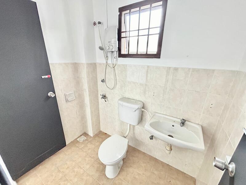 2-storey Terraced House for Sale in Taman Setia Indah (Tebrau) - Jason Sim - Bathroom - PropertyGuru.com.my
