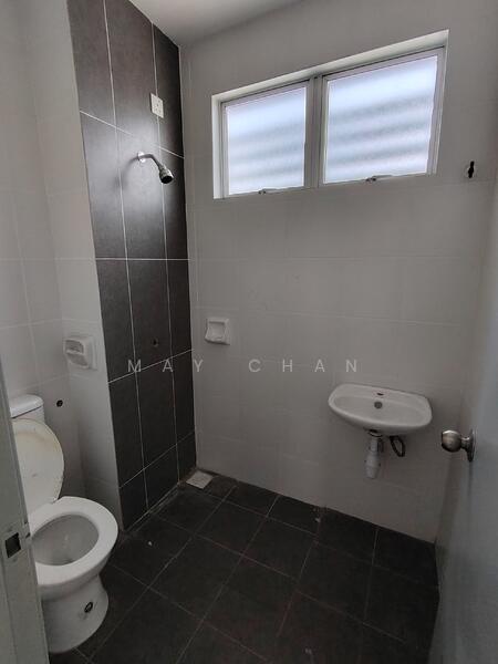 2-storey Terraced House for Sale in Bandar Rinching Seksyen 6 (Semenyih) - May Chan - Bathroom - PropertyGuru.com.my