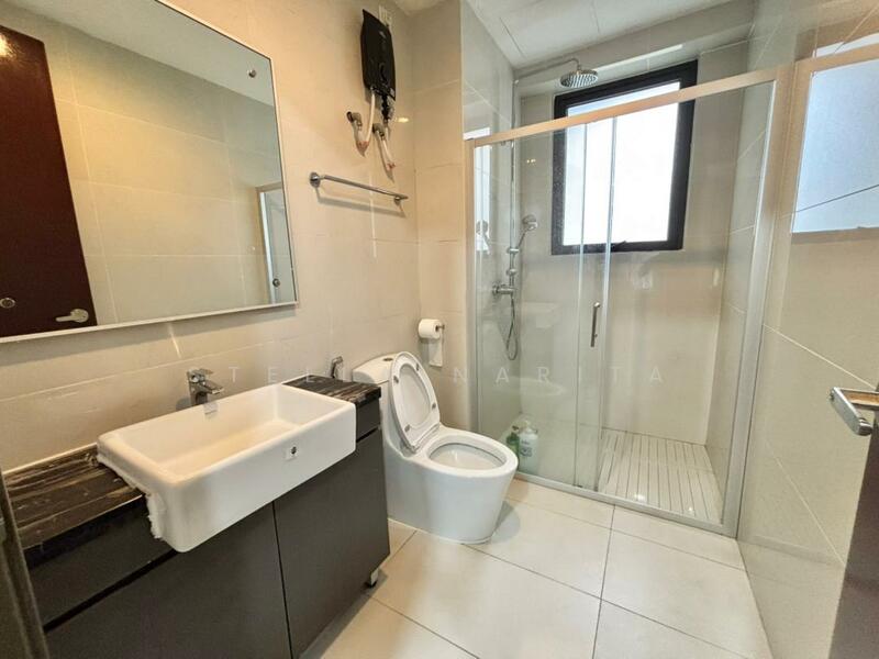 Condominium for Rent at Amberside @ Country Garden Danga Bay - Stella Narita - Bathroom - PropertyGuru.com.my