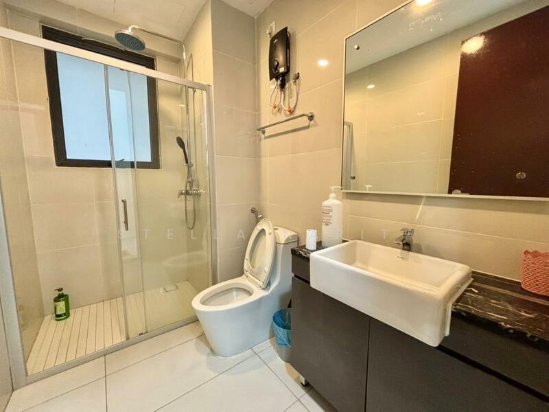 Condominium for Rent at Amberside @ Country Garden Danga Bay - Stella Narita - Bathroom - PropertyGuru.com.my