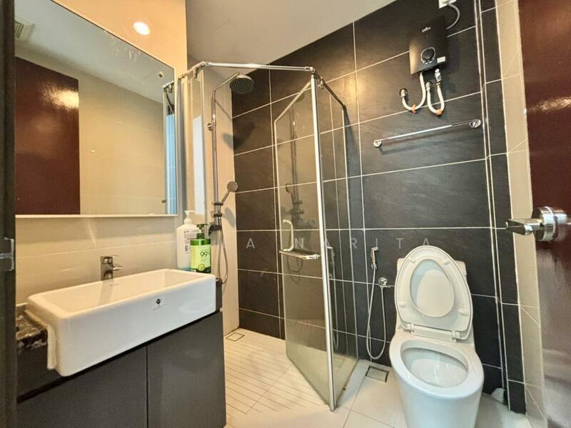 Condominium for Rent at Amberside @ Country Garden Danga Bay - Stella Narita - Bathroom - PropertyGuru.com.my
