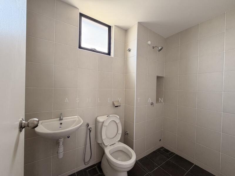 Rumah Teres 2 Tingkat untuk Dijual di Bandar Cassia (Batu Kawan) - Ashley Tan - Bathroom - PropertyGuru.com.my