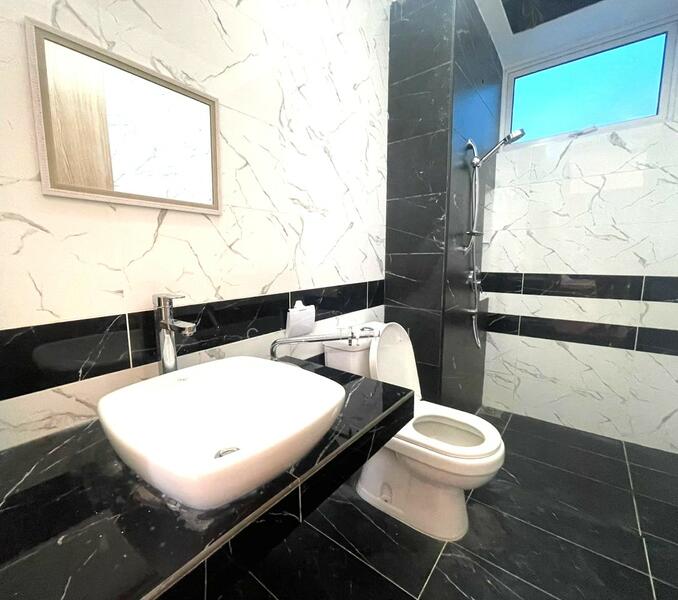 Condominium for Rent at QuayWest Residence - CY Tan - Bathroom - PropertyGuru.com.my