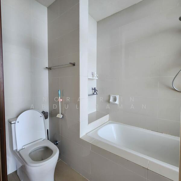 Oasis Ara Damansara untuk Untuk Disewa - RM 2,300 /bulan, Feb 2026 - Bathroom - PropertyGuru.com.my