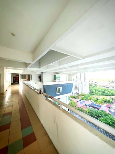 University Place (Plaza Ivory) untuk Untuk Disewa - RM 2,200 /bulan, Feb 2026 - Corridor - PropertyGuru.com.my