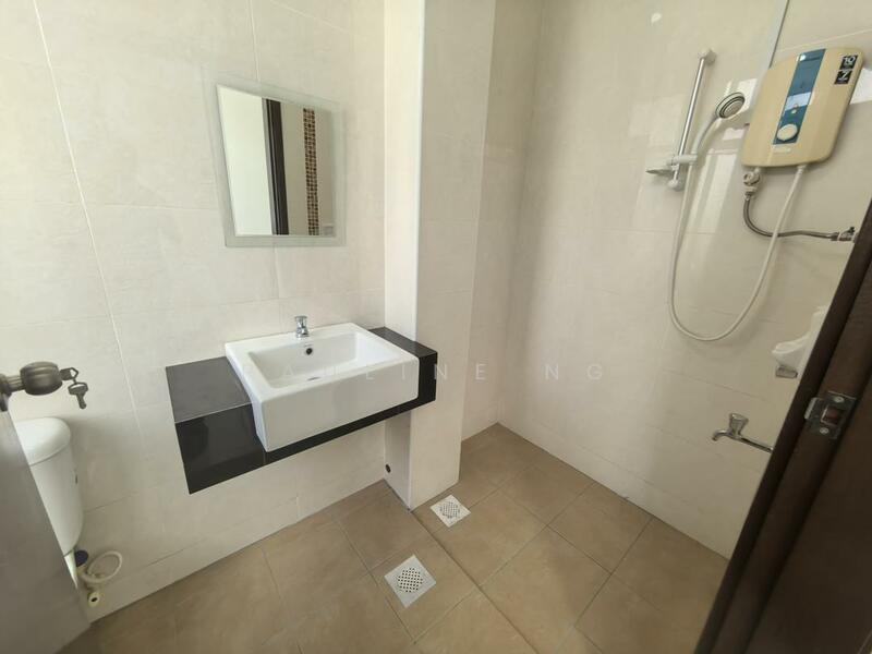 Semi-Detached House for Sale in Taman Ponderosa (Johor Bahru) - Pauline Ng - Bathroom - PropertyGuru.com.my