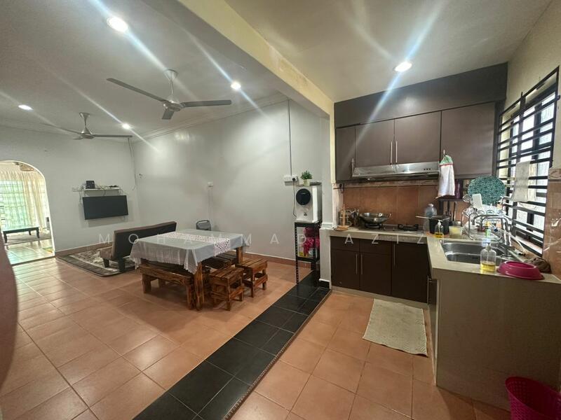 Terraced House for Sale in Kuantan (Pahang) - Mohammad Azizi - Kitchen - PropertyGuru.com.my