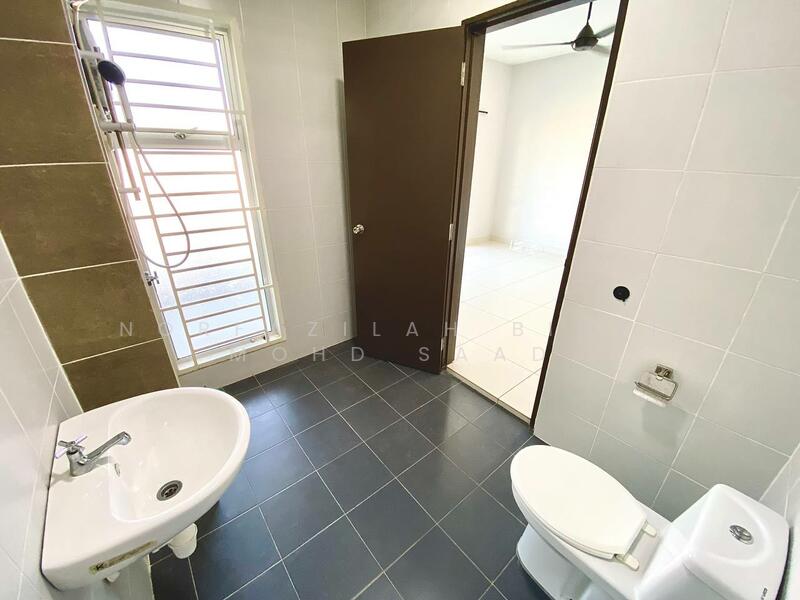 2-storey Terraced House for Sale in Dengkil (Selangor) - Norfazilah Binti Mohd Saad - Bathroom - PropertyGuru.com.my