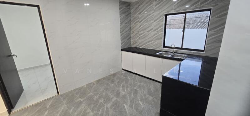 1-storey Terraced House for Sale in Taman Desa Skudai (Skudai) - Vanessa Lim - Kitchen - PropertyGuru.com.my