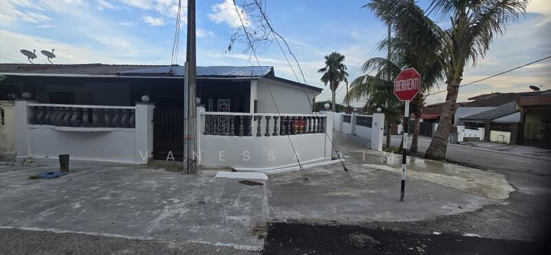 1-storey Terraced House for Sale in Taman Desa Skudai (Skudai) - Vanessa Lim - Exterior - PropertyGuru.com.my
