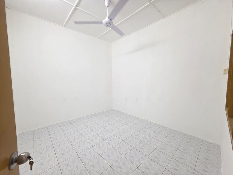 1-storey Terraced House for Sale in Taman Ehsan (Kepong) - Yanis Cheong - Interior - PropertyGuru.com.my