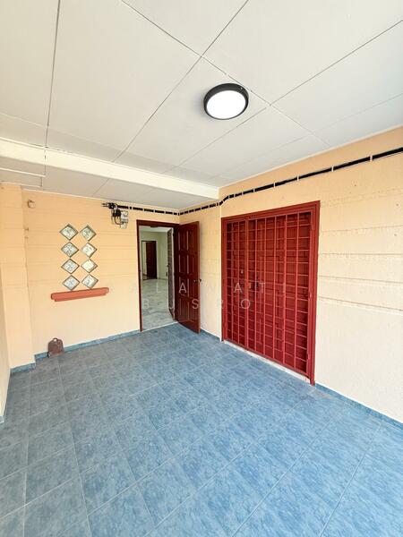 2-storey Terraced House for Sale in Seksyen 13 (Shah Alam) - Salawati Busro - Entrance - PropertyGuru.com.my